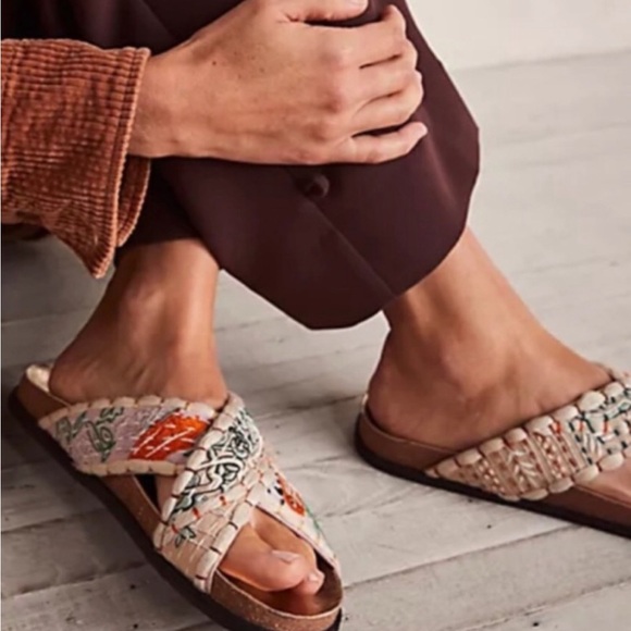 New in box Free People wildflowers crossband sandals - Picture 1 of 9